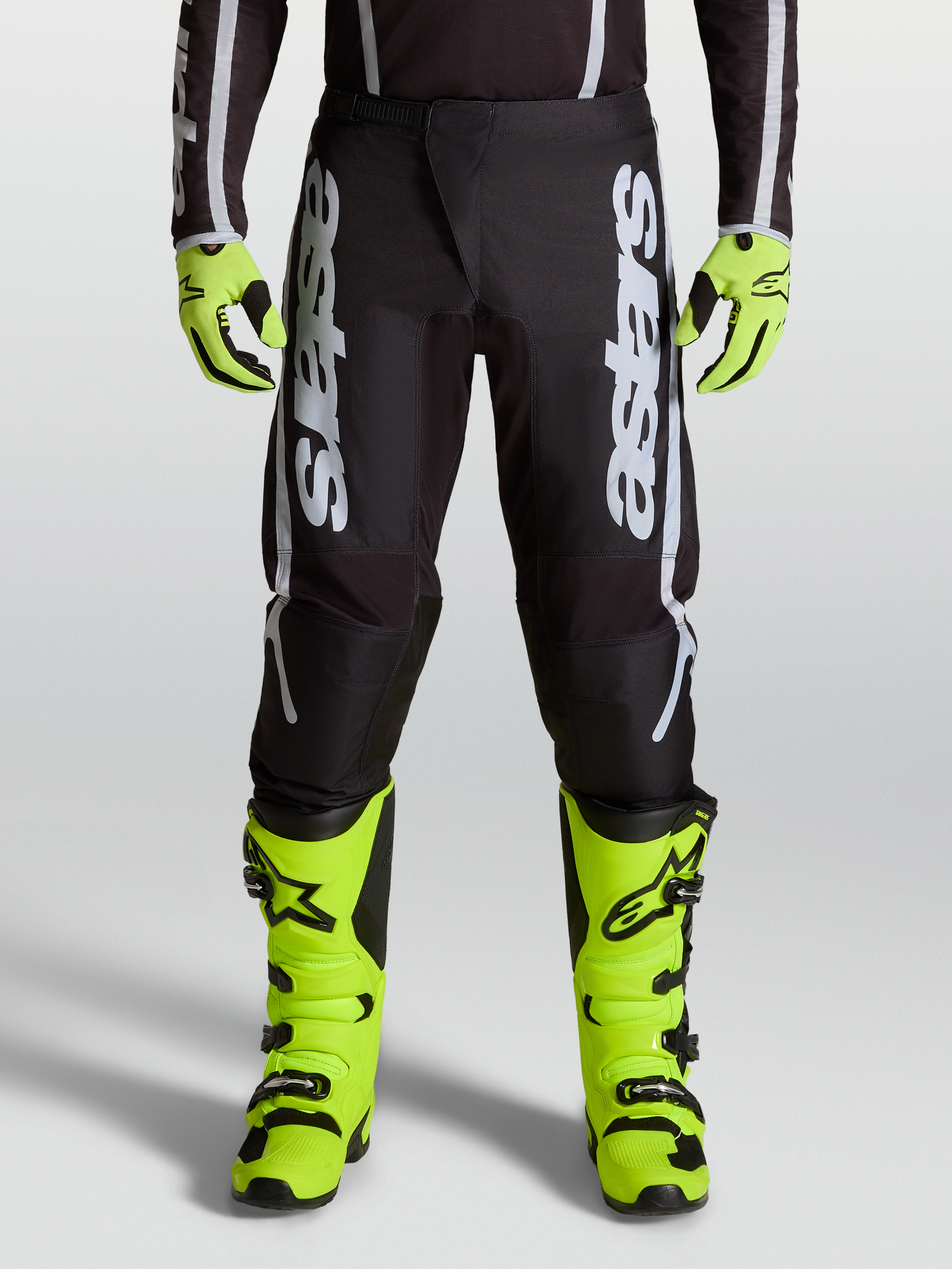 Fluid Apex V2 - Black MX Pants | Alpinestars®