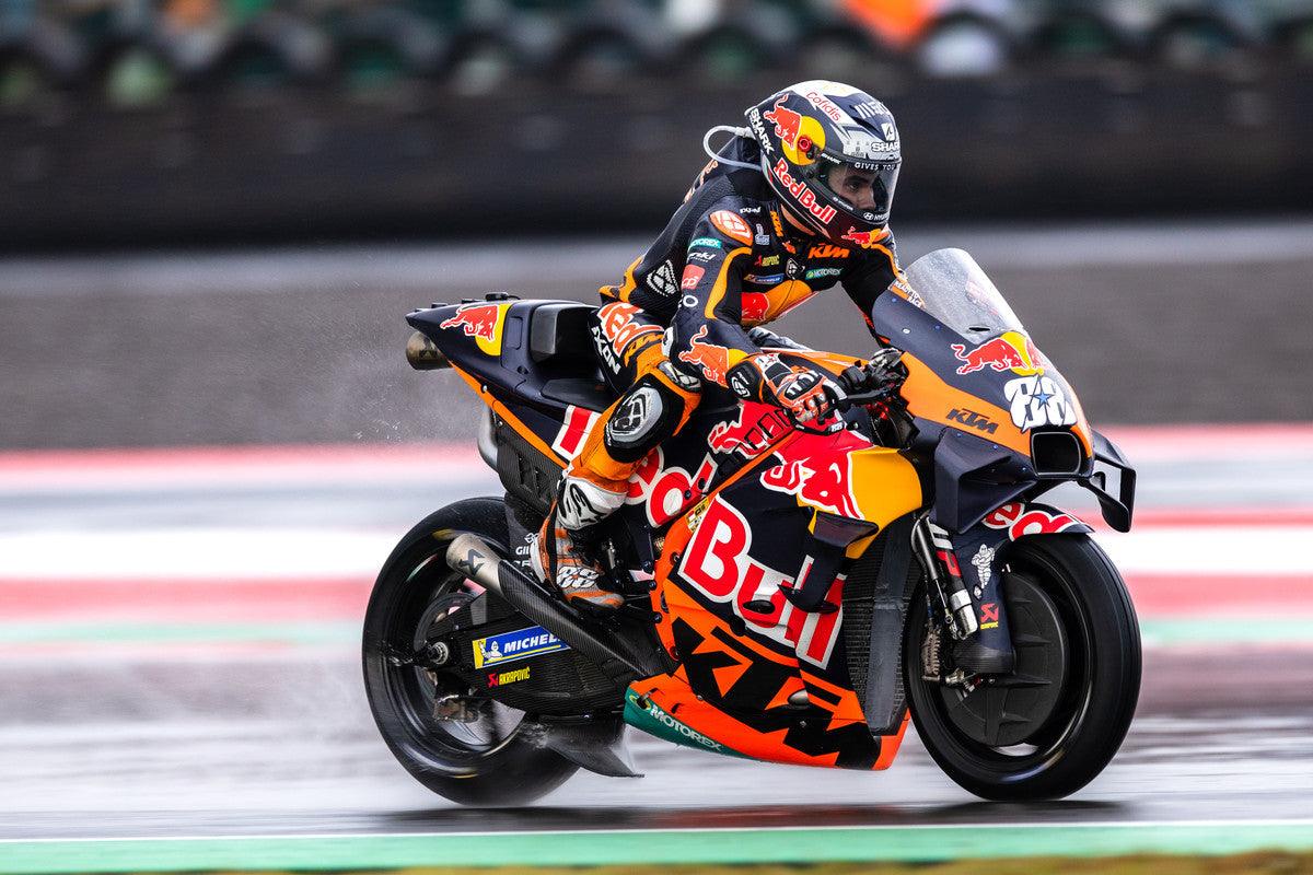 ALPINESTARS 1,2 AS MIGUEL OLIVEIRA MASTERS TREACHEROUS WET CONDITIONS TO WIN MOTOGP RACE AT MANDALIKA IN INDONESIA; FABIO QUARTARARO SECOND