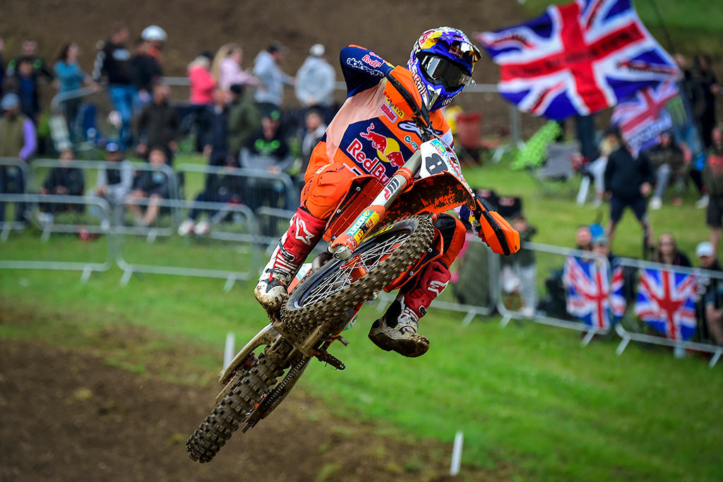 JEFFREY HERLINGS IN THE HUNT FOR MXGP VICTORY WITH STRONG PERFORMANCE AT MATTERLEY BASIN, ENGLAND