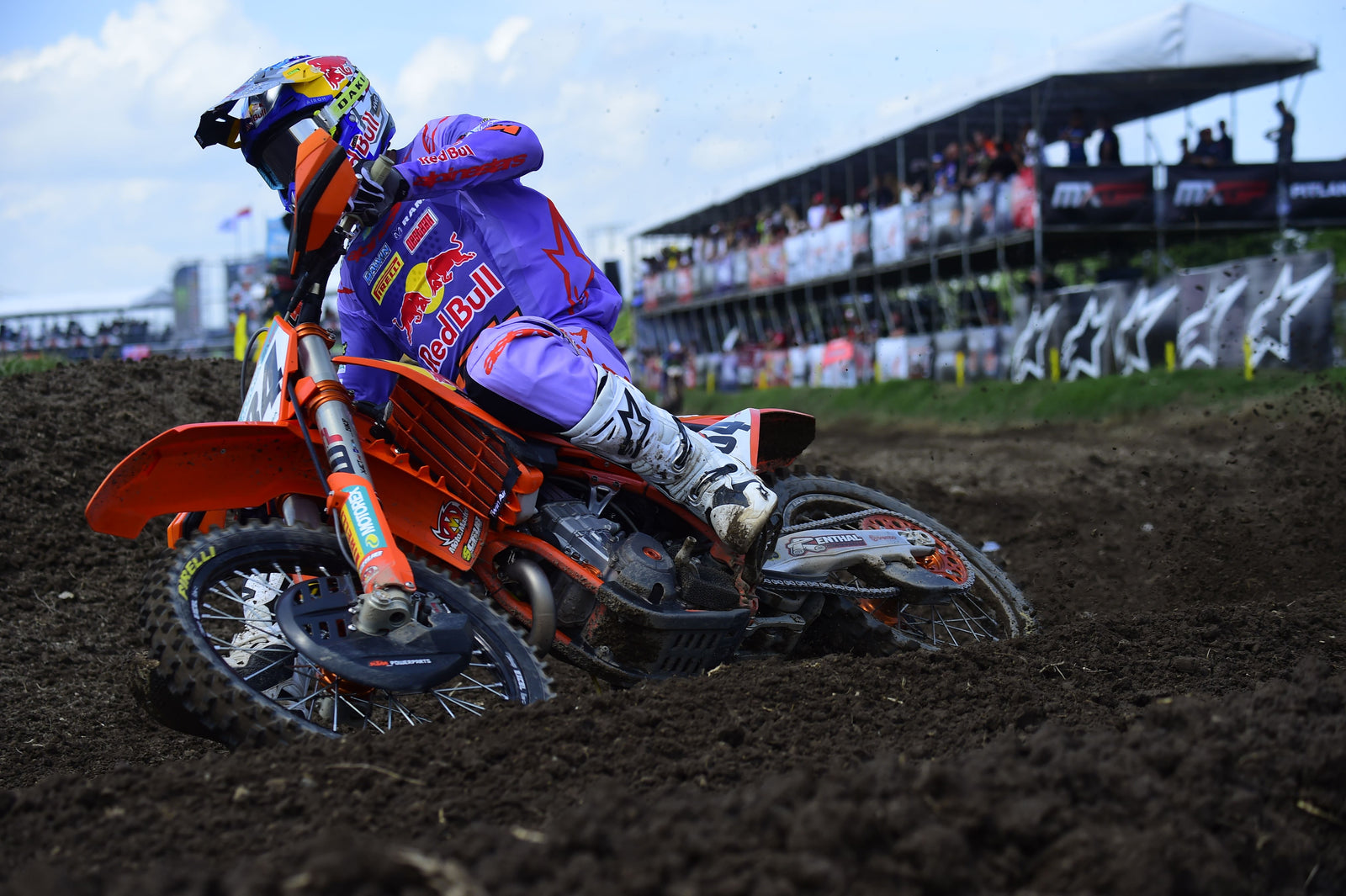 JEFFREY HERLINGS WINS MOTO 1 IN MXGP OF INDONESIA; SECOND IN MOTO 2 FOR SECOND OVERALL