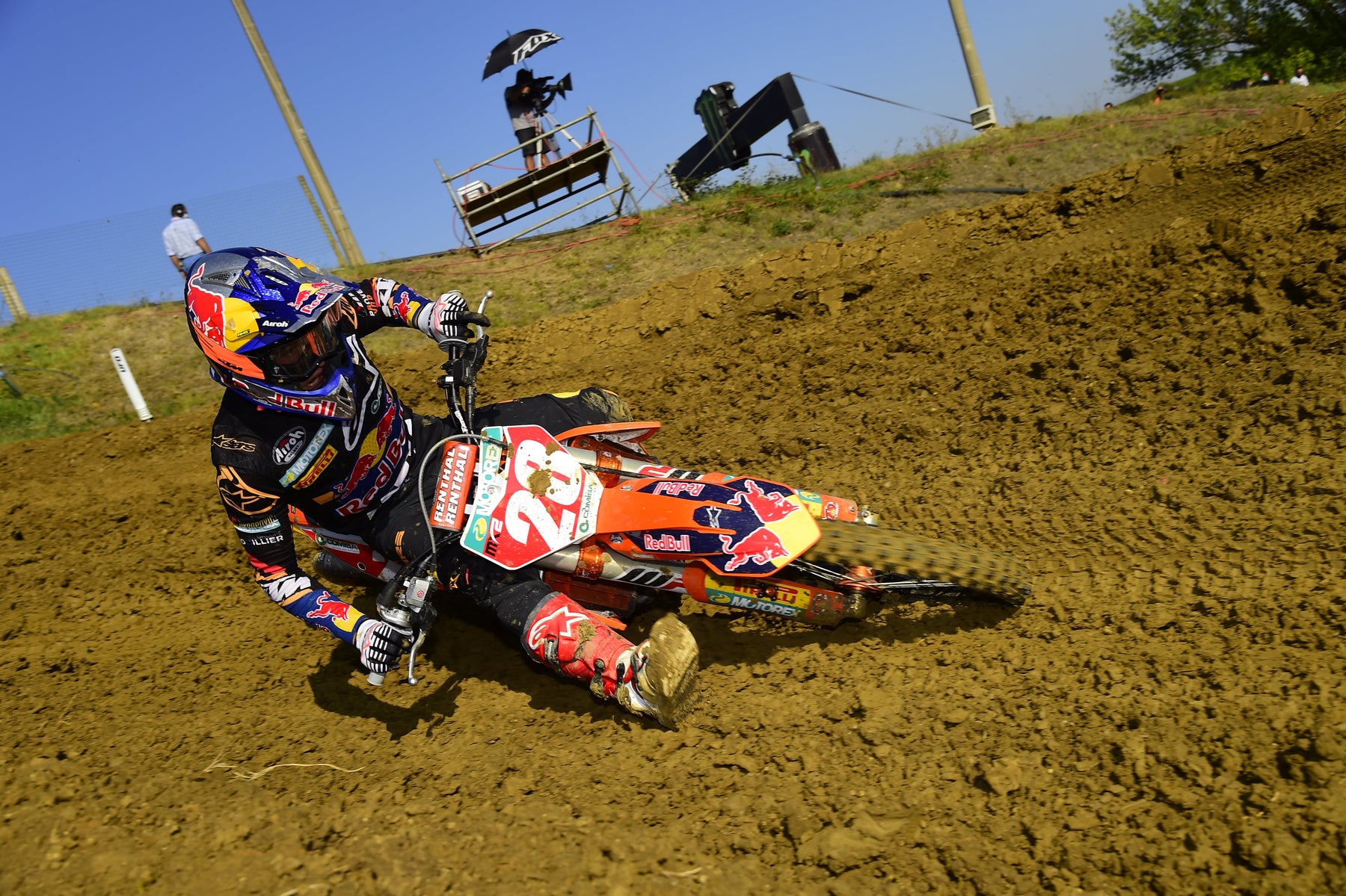 VIALLE CLAIMS EPIC BACK-TO-BACK MX2 OVERALL WINS IN FAENZA