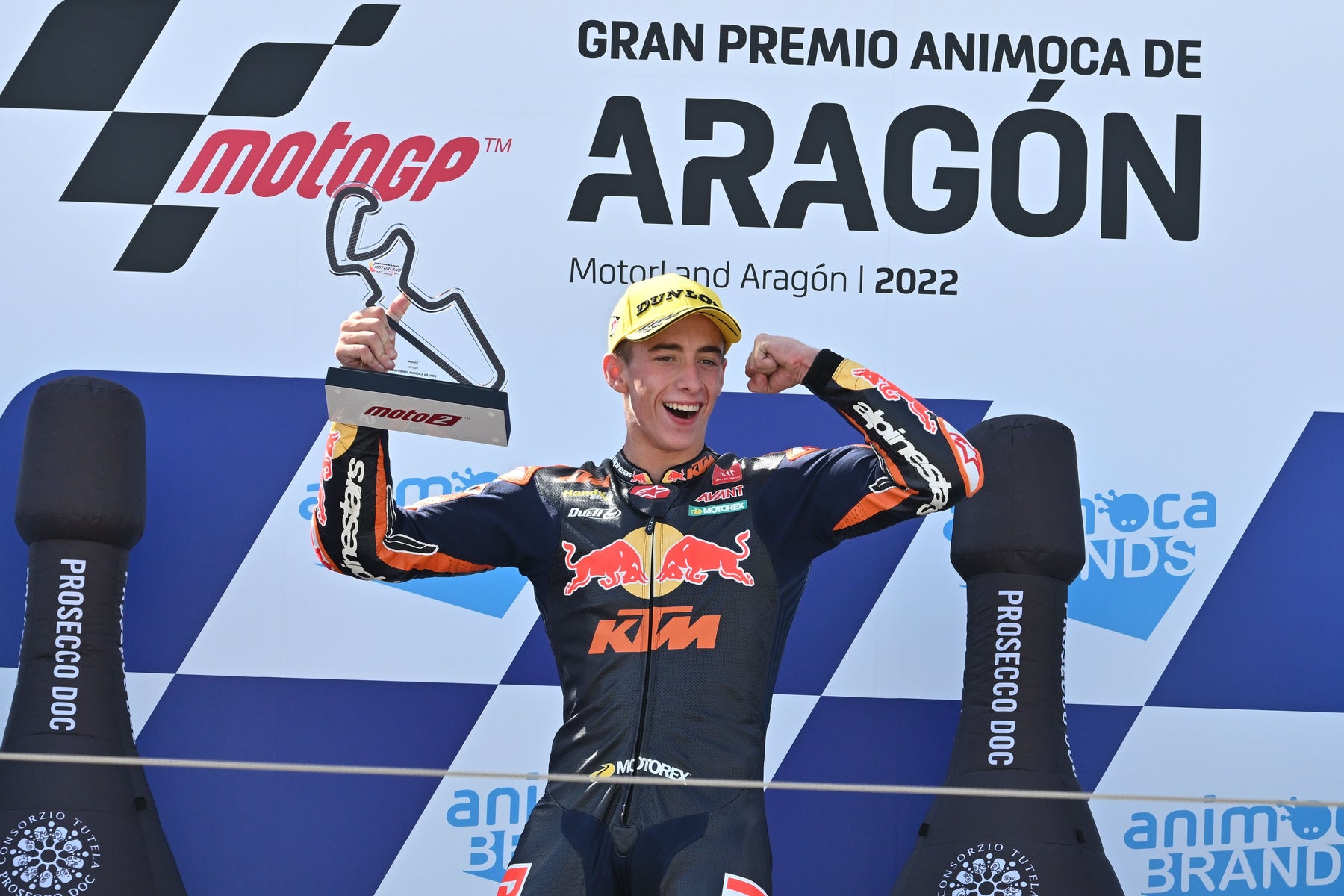 PEDRO ACOSTA SURGES THROUGH PACK TO TAKE ANOTHER ROOKIE SEASON MOTO2 VICTORY IN ARAGON