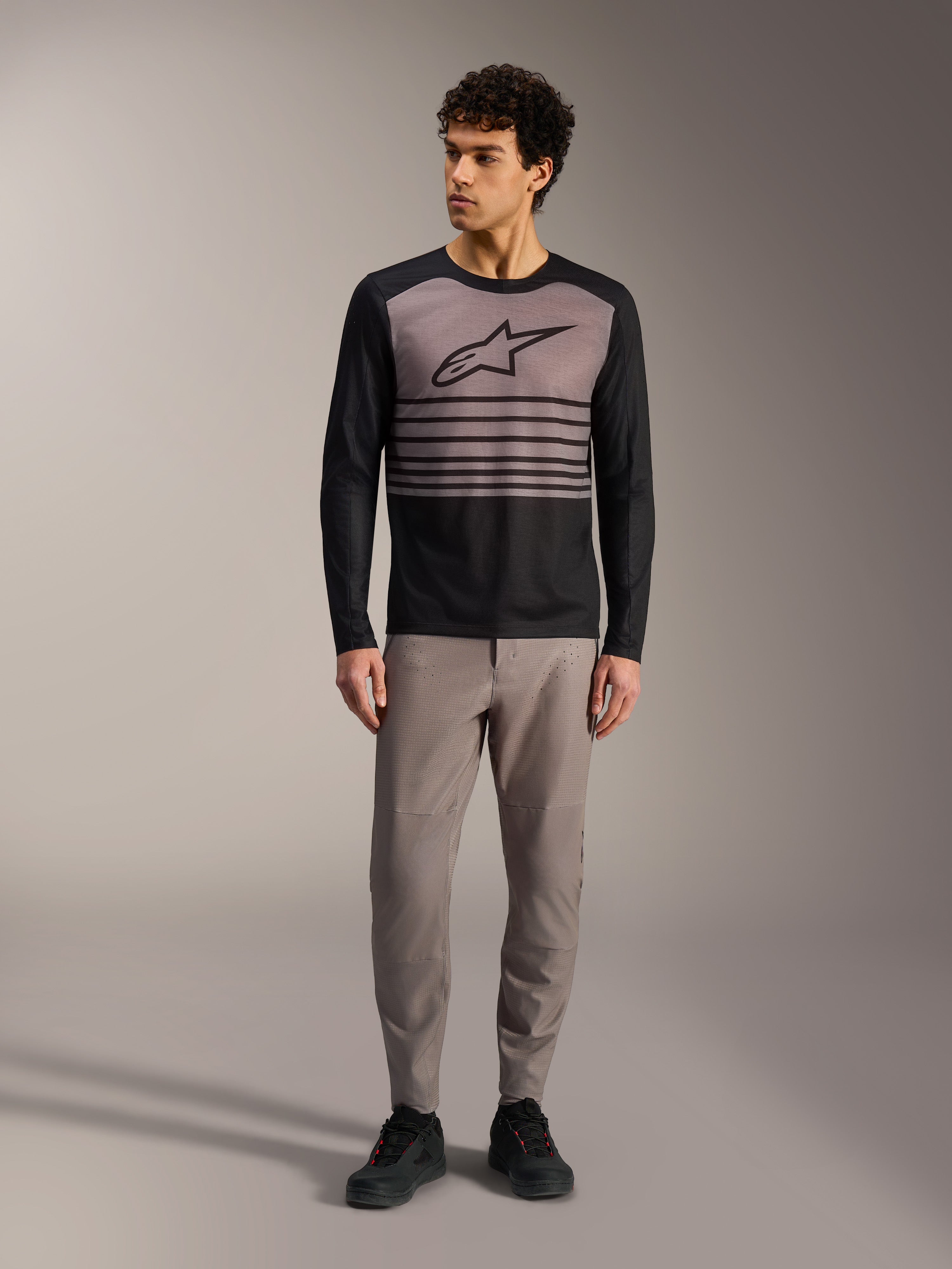 Alpinestars A-Dura Elite Jersey 2.0, long sleeve black and grey MTB jersey with chest logo and stripe details.