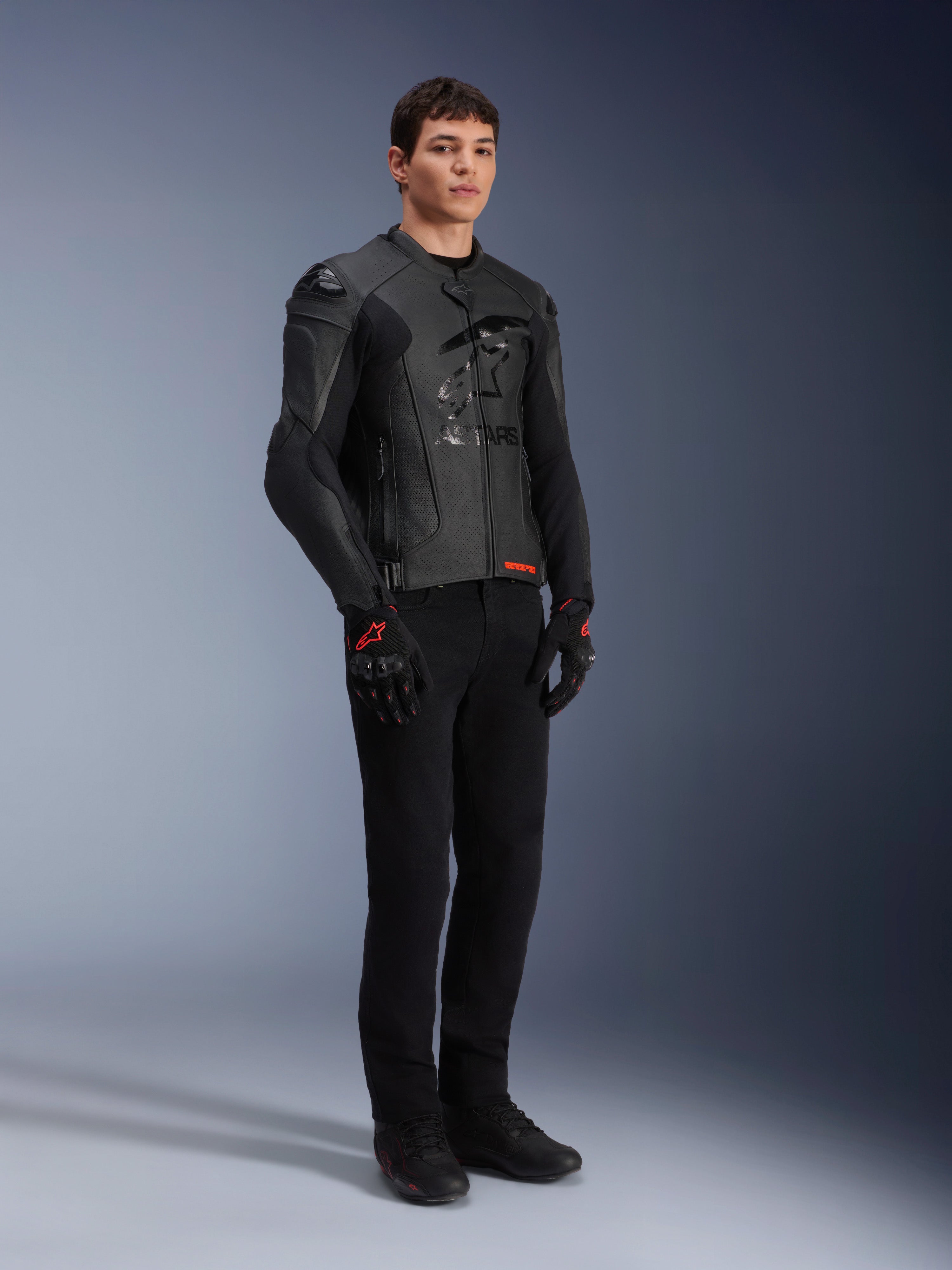 GP Plus R V4 Airflow - Black Motorcycle Jacket | Alpinestars®
