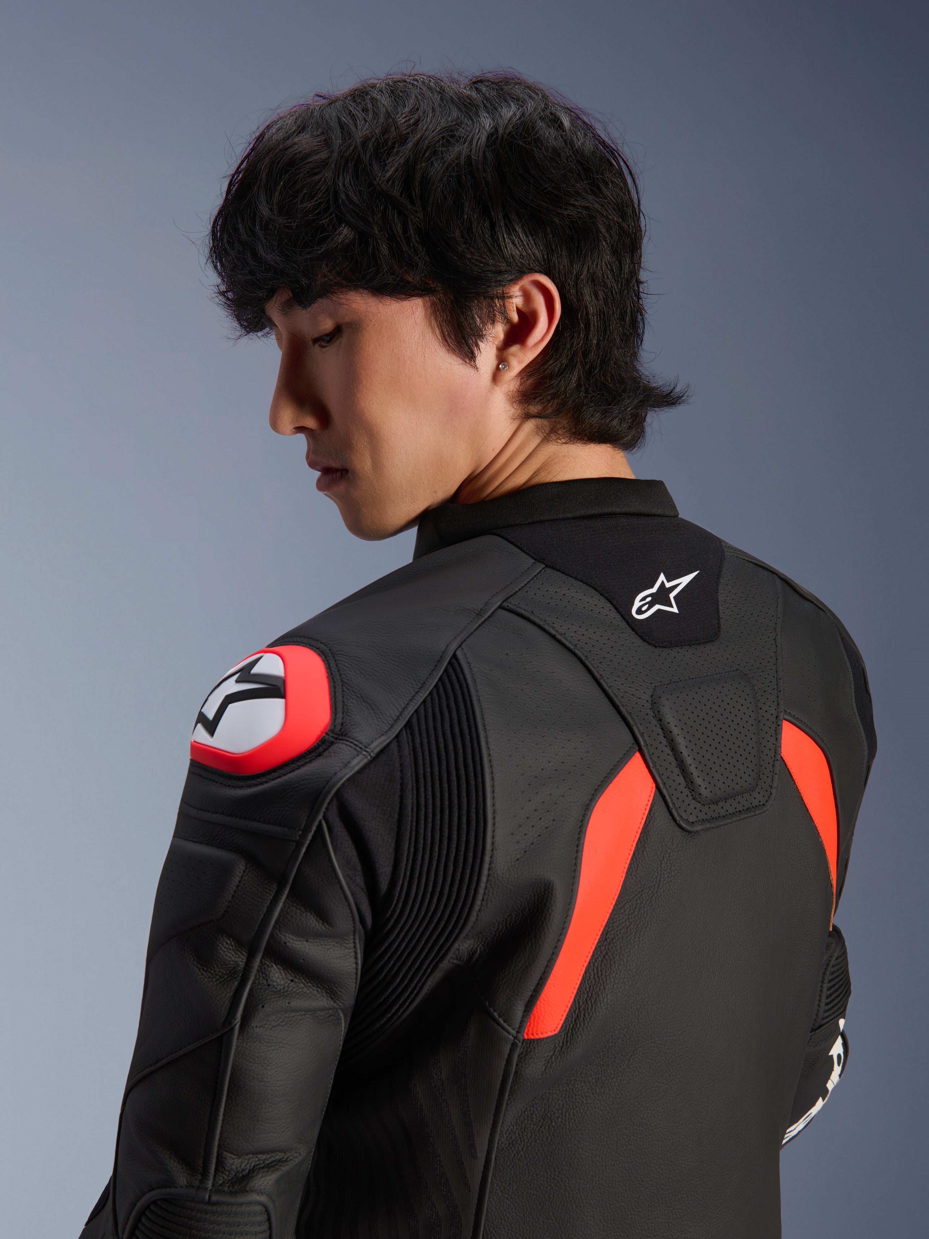 GP Plus R V4 Airflow - Black Motorcycle Jacket | Alpinestars®