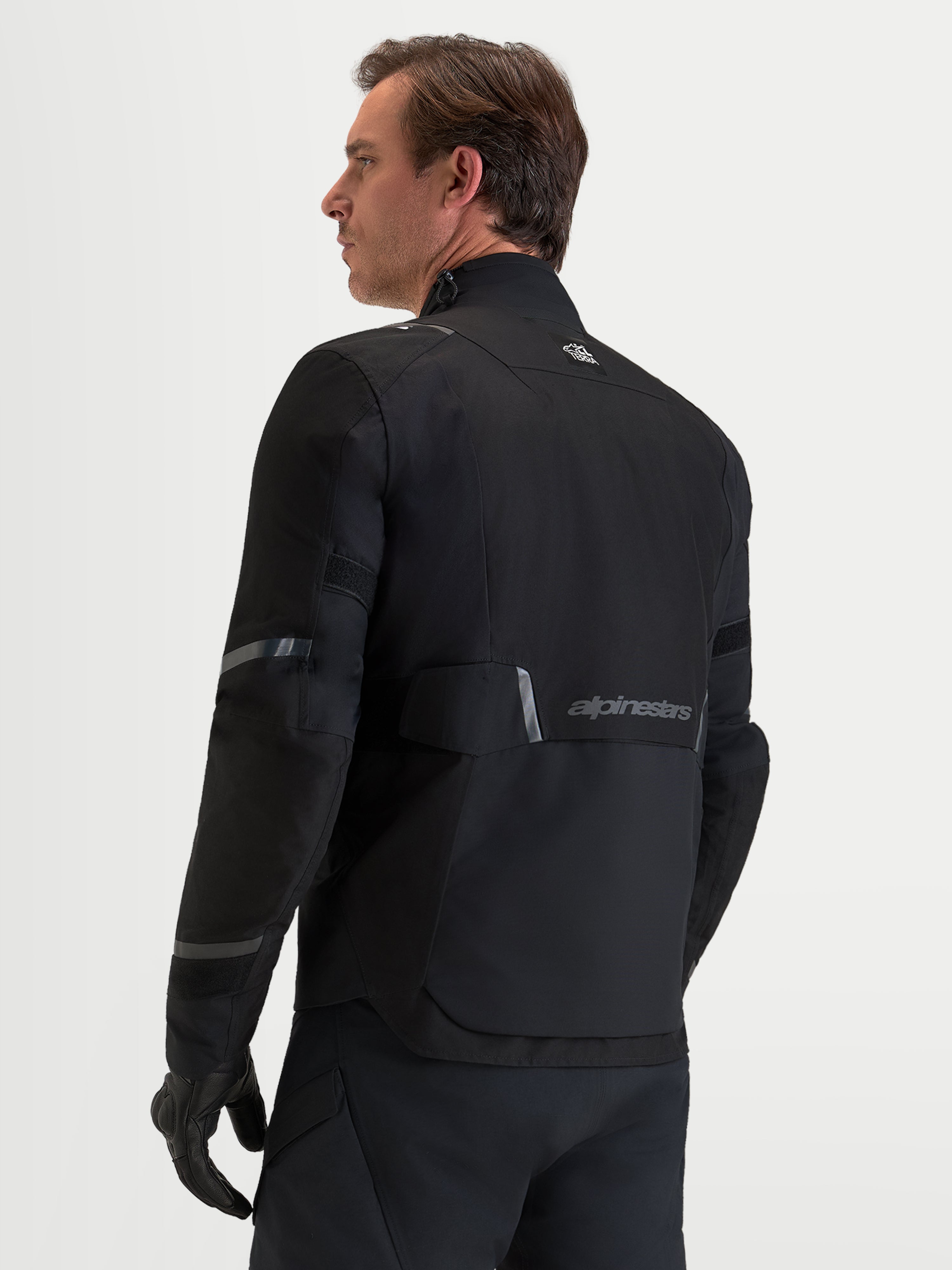 ST-7 V2 GORE-TEX® - Black Motorcycle Jacket | Alpinestars®