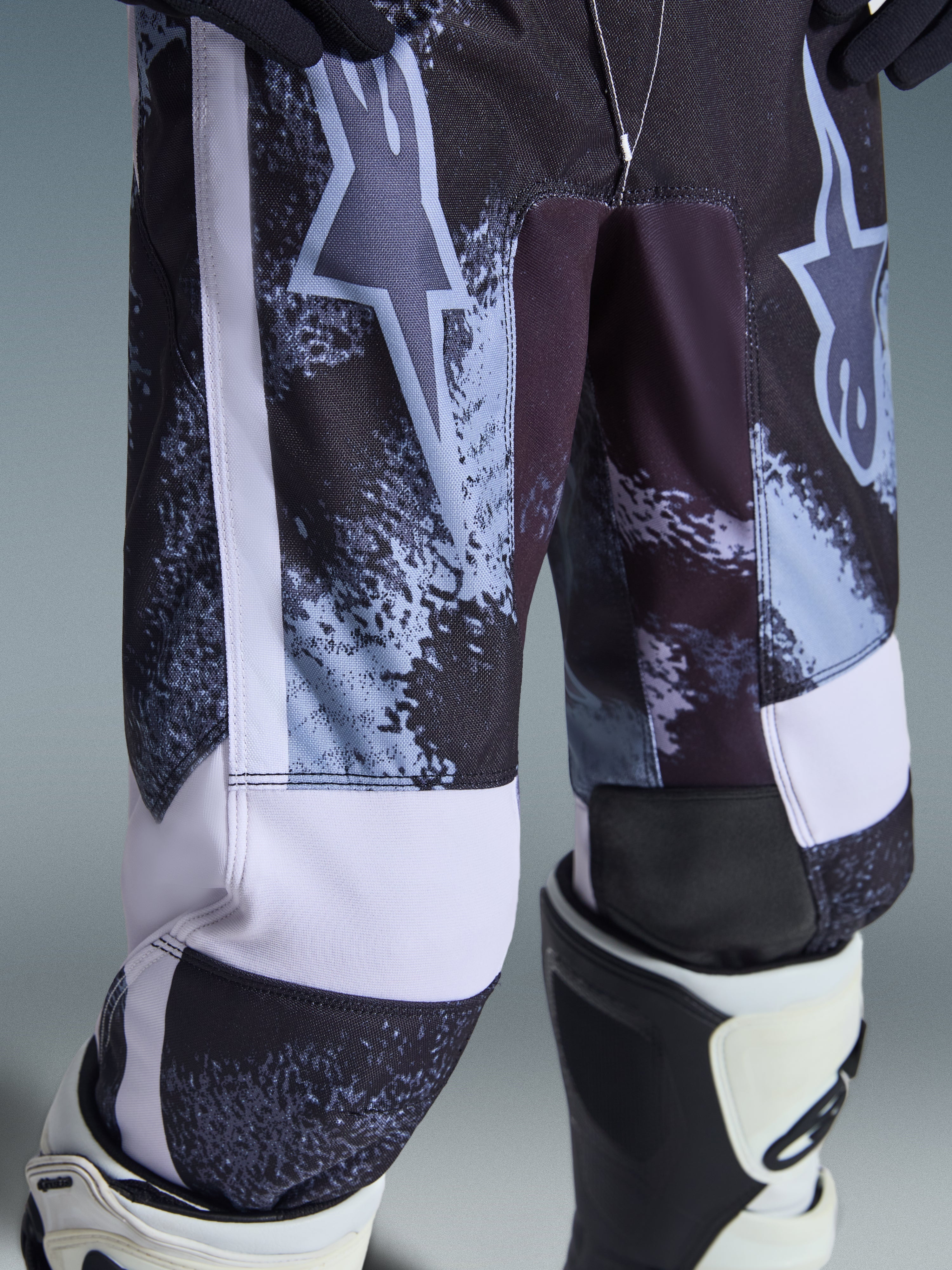 2026 Youth Fluid Lahnd - Green MX Pants | Alpinestars®