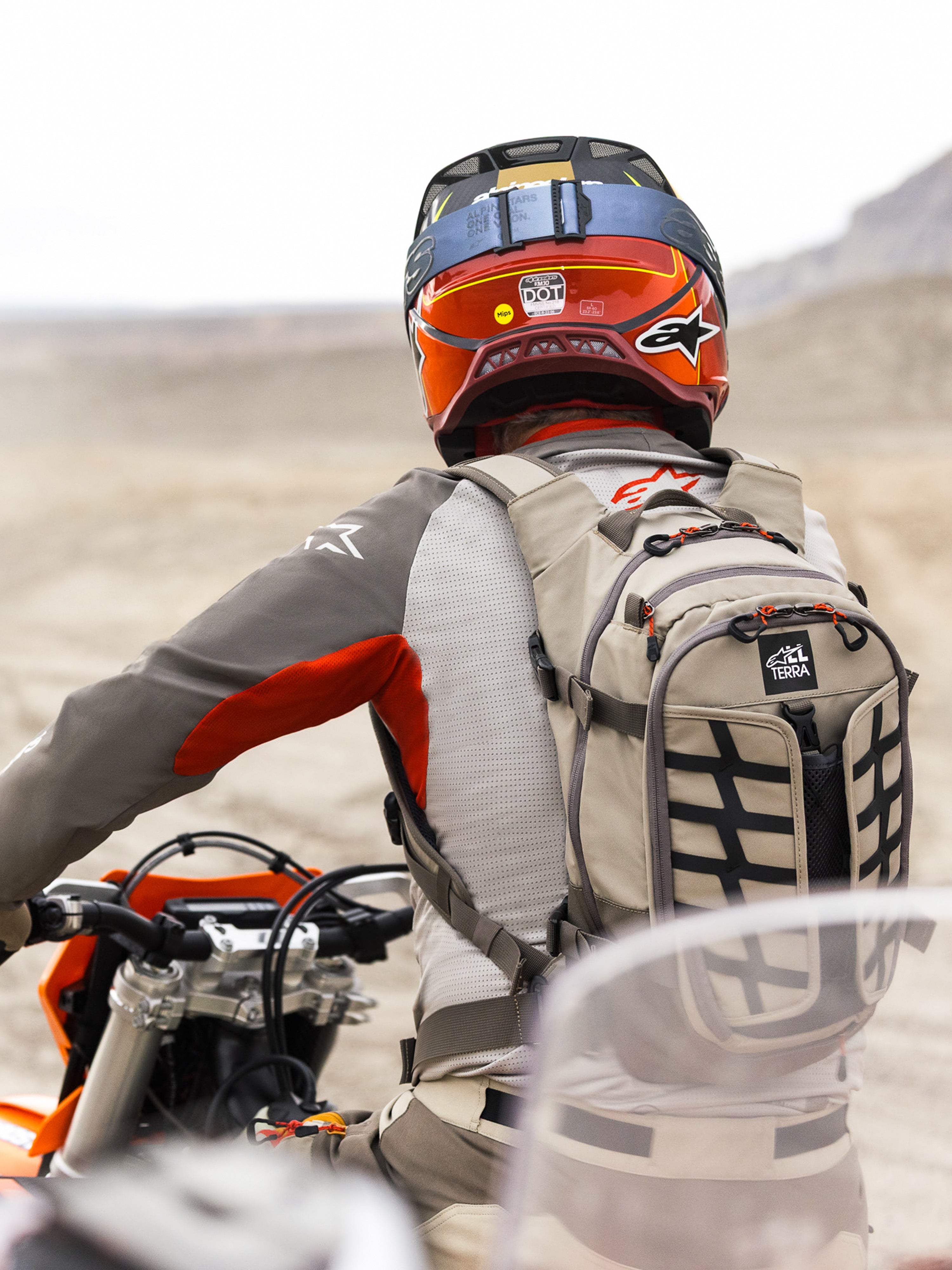 AT-15 - Orange Motorcycle Backpack | Alpinestars®