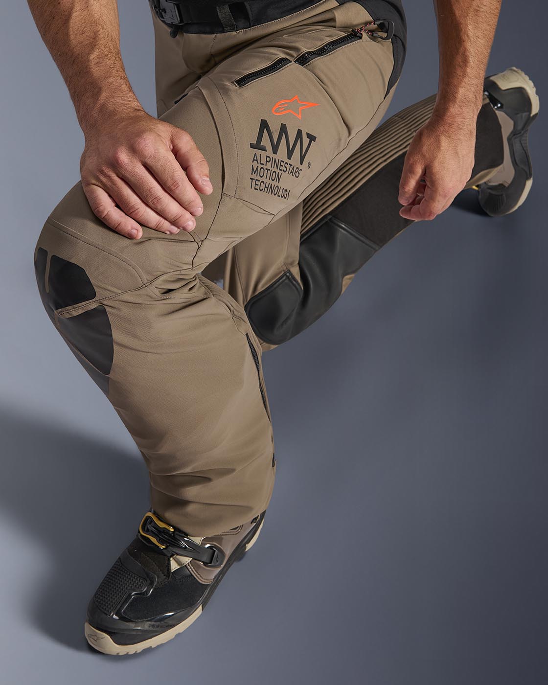 AMT-8 Stretch Drystar® XF - Black Motorcycle Pants | Alpinestars®