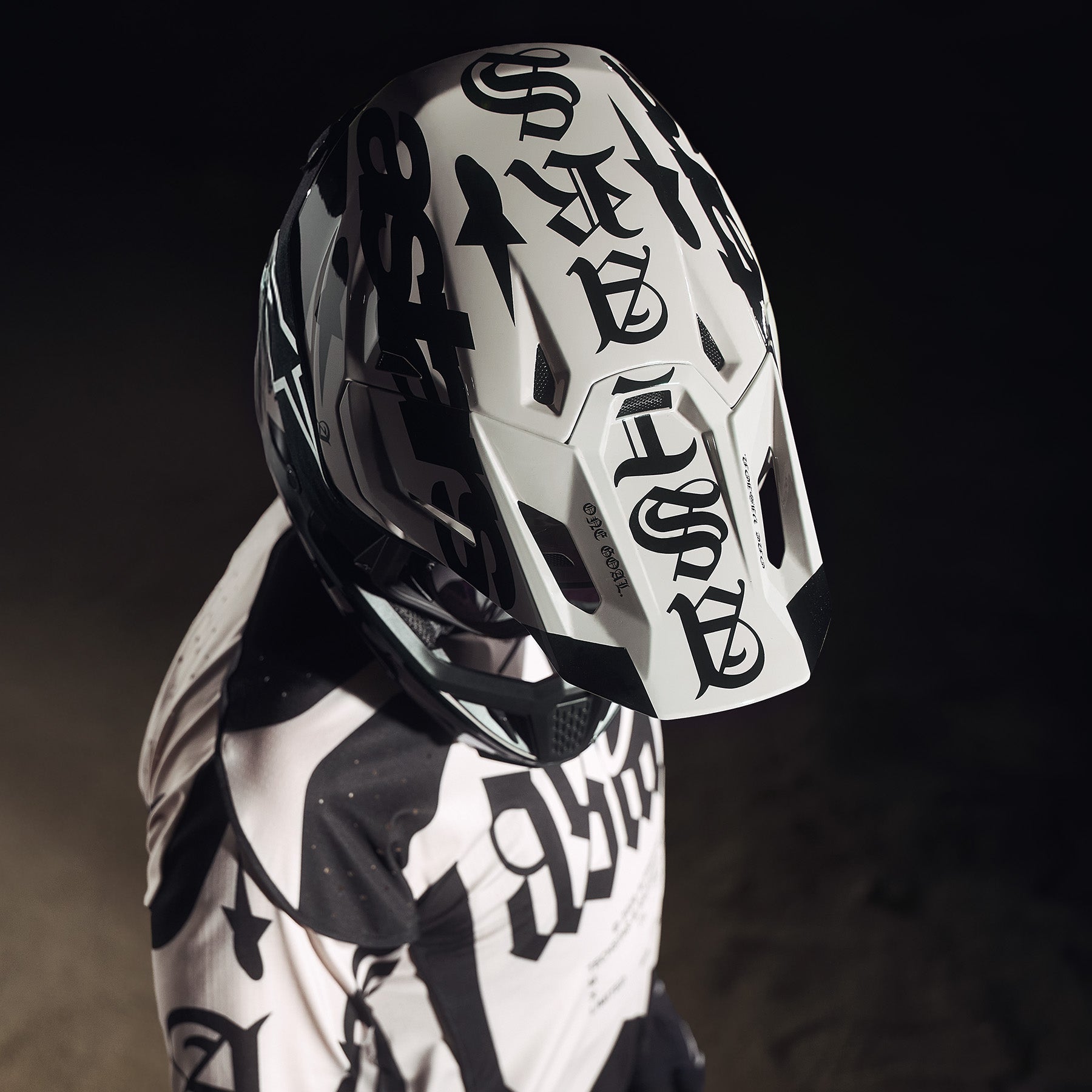 Limited Edition S-M7 Wolf Dust Visor 22.06 | Alpinestars®