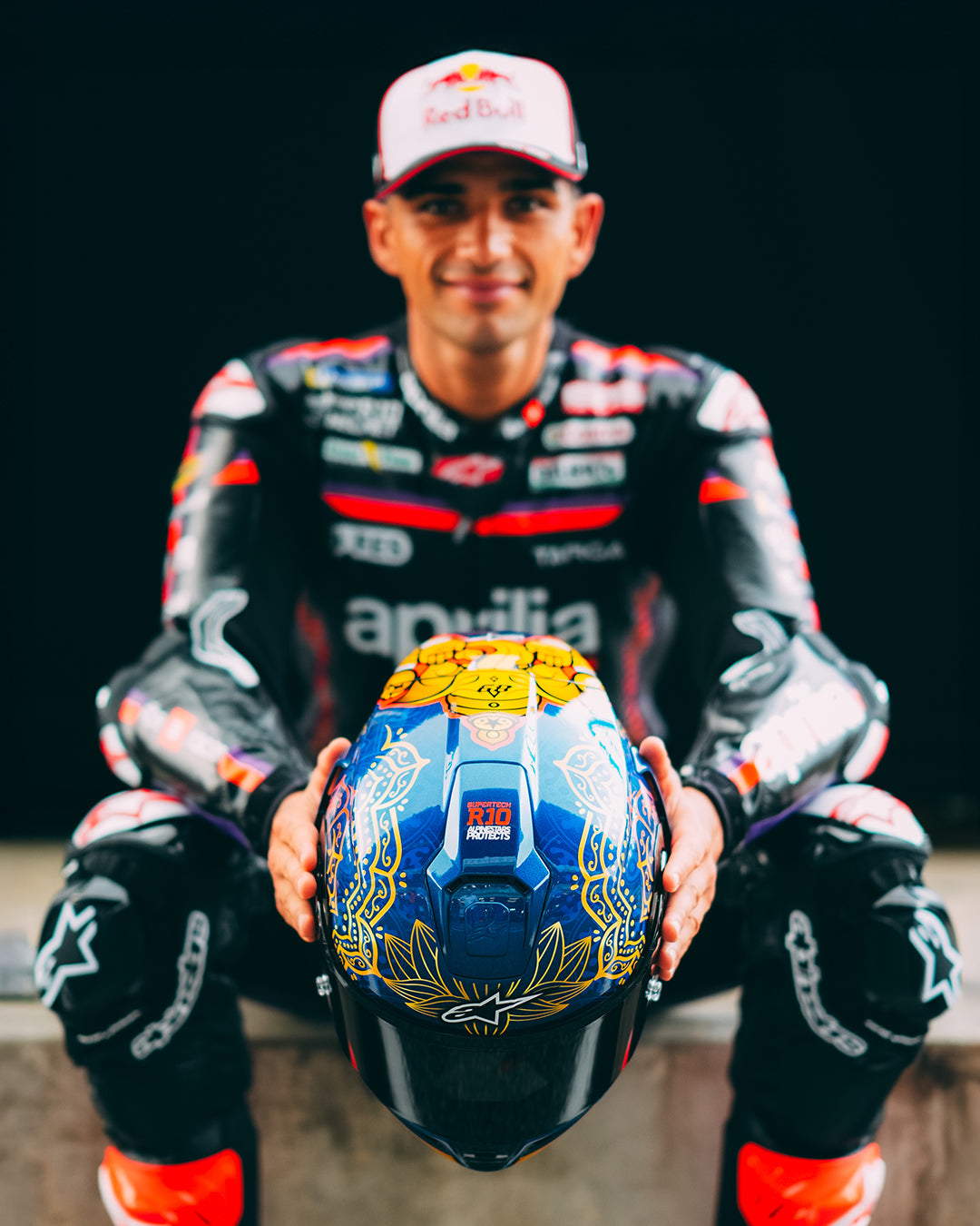 R10 Martinator Thai - Blue Motorcycle Helmet | Alpinestars®