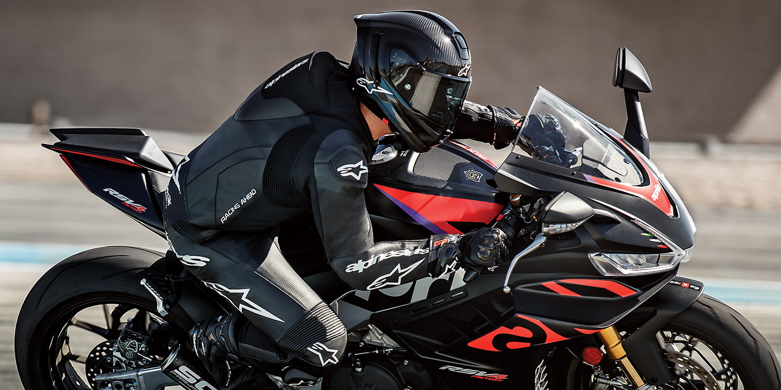 Alpinestars GP Force Phantom Lederkombi 2-tlg. Für Herren - Schwarz/Weiß/Fluorrot, Größe 56 EU