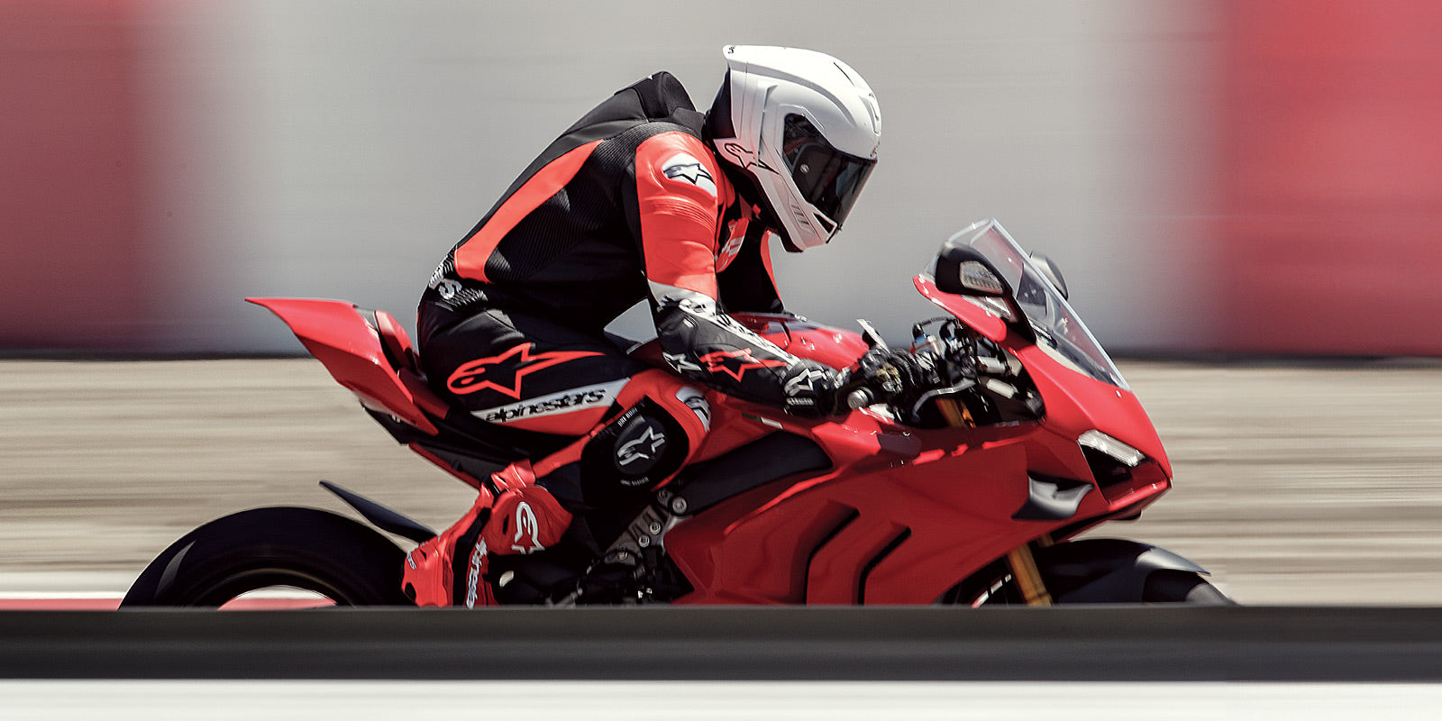 Missile V2 Ward - Black Motorcycle Suit | Alpinestars®