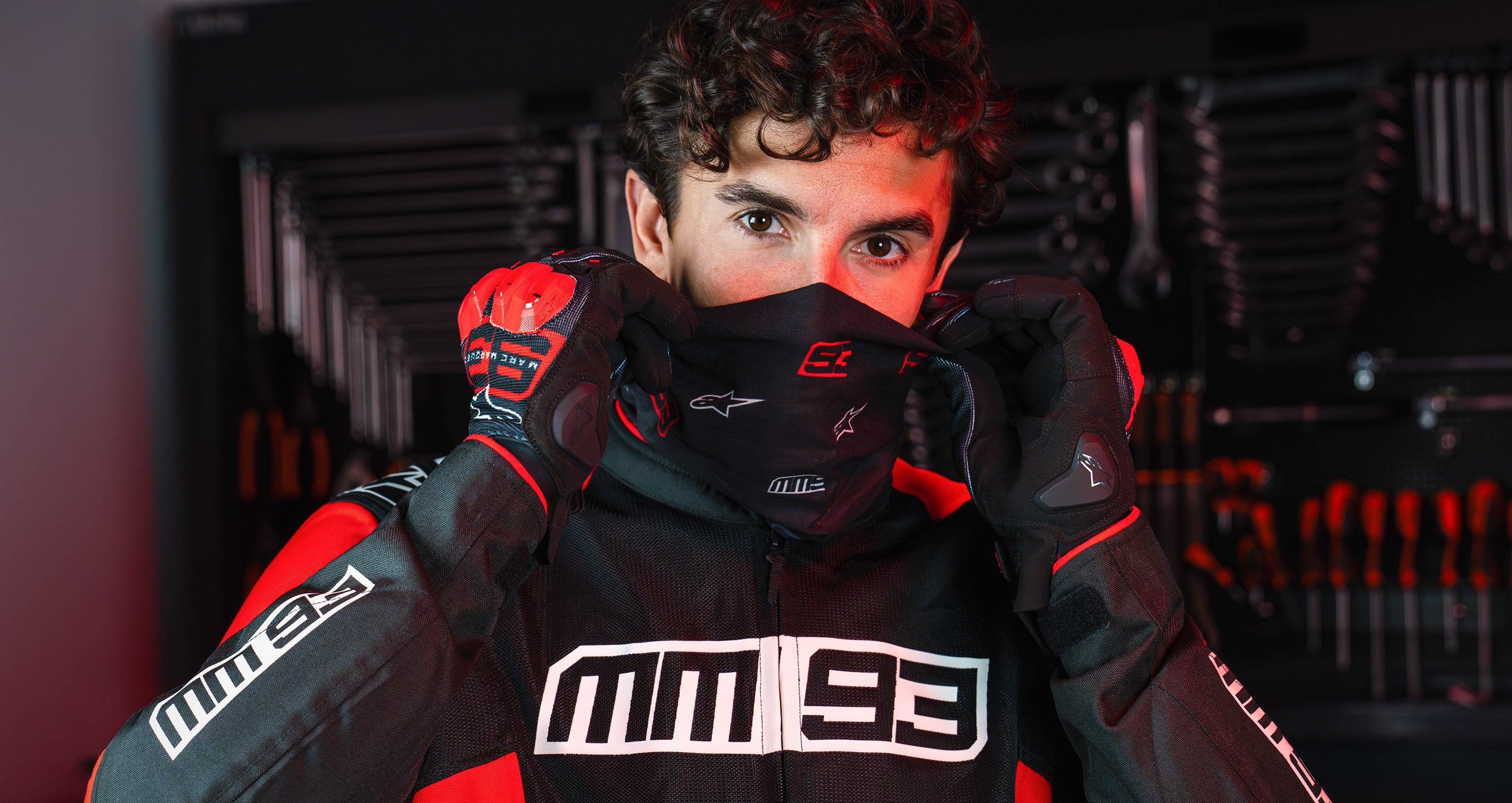 MM93 Neck Tube - Black Motorcycle Base Layer | Alpinestars®
