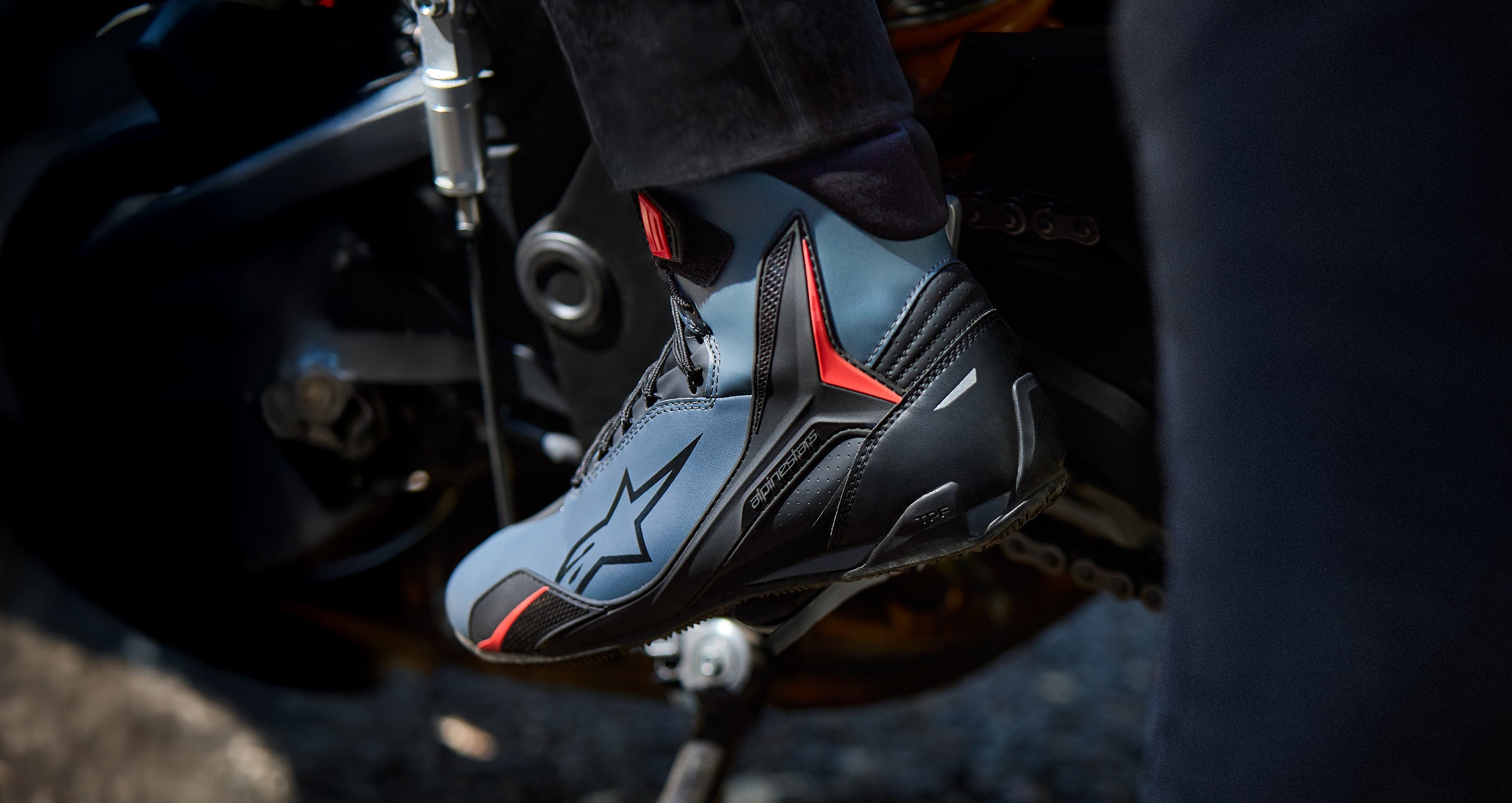 Faster-4 - Black Motorcycle Shoes | Alpinestars®