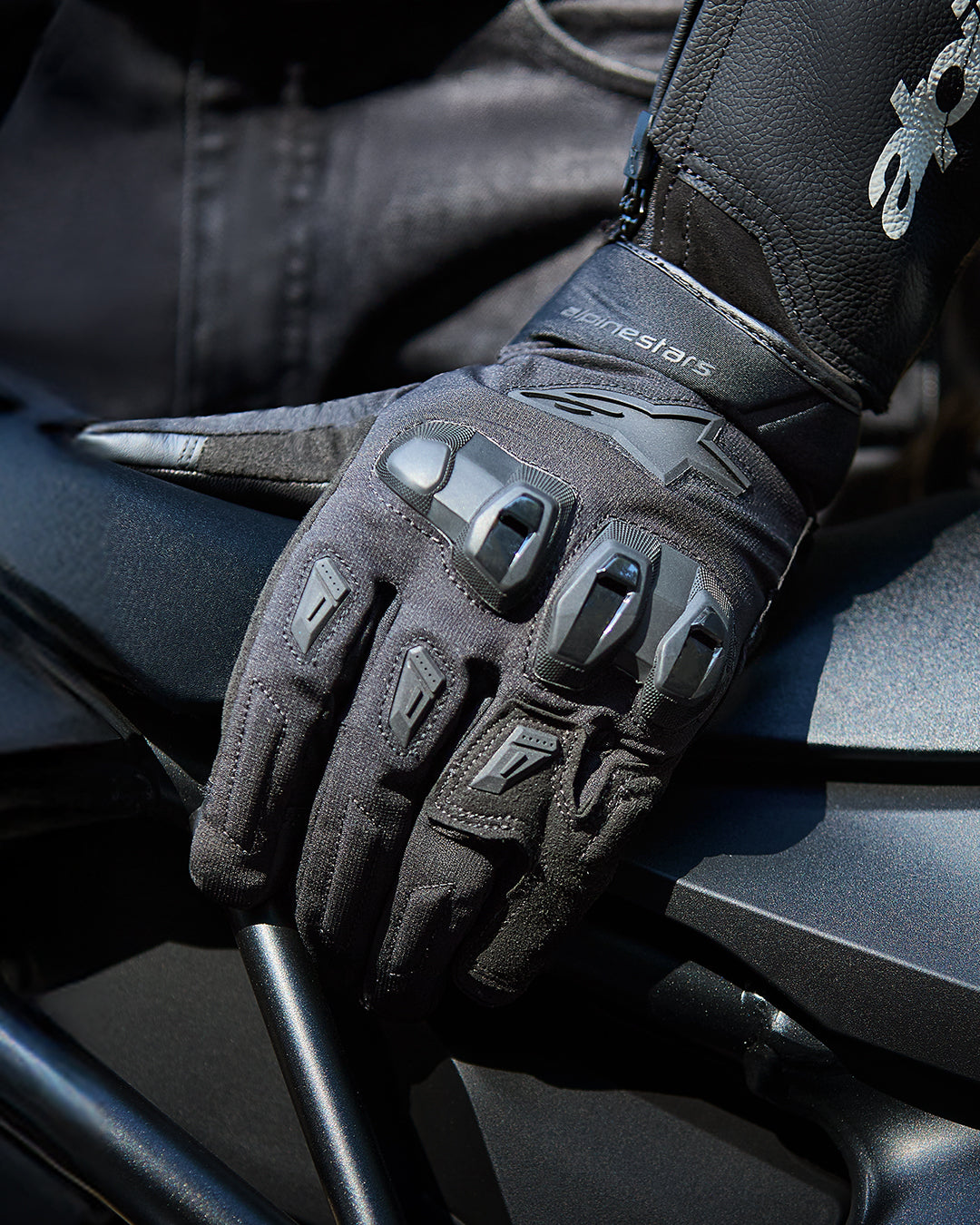SP X Z Waterproof - Black Motorcycle Gloves | Alpinestars®
