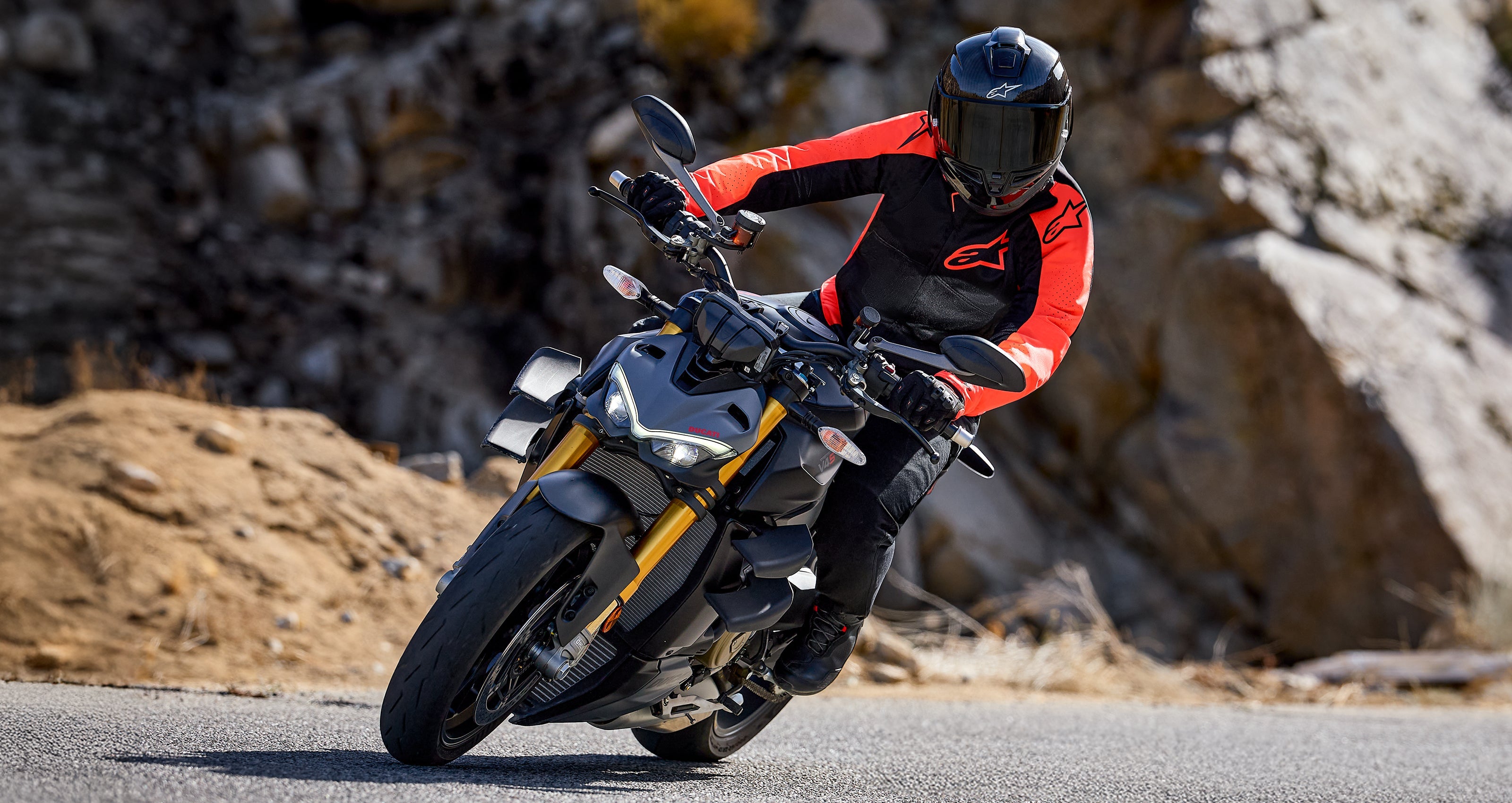 Viper Air V4 - Black Motorcycle Jacket | Alpinestars®
