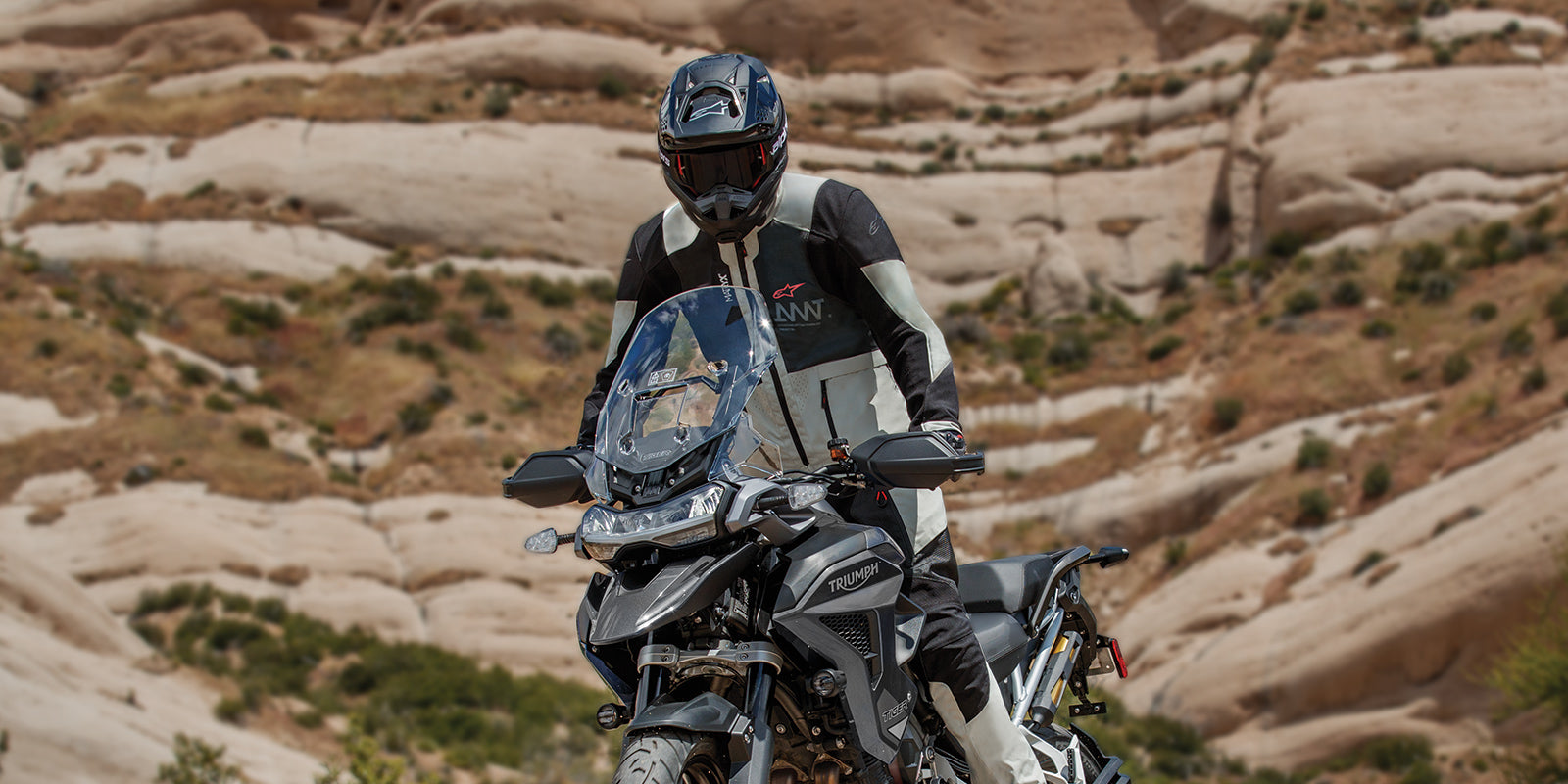 AMT-7 Air - White Motorcycle Jacket | Alpinestars®